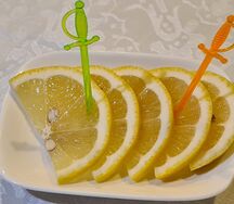 Дольки лимона