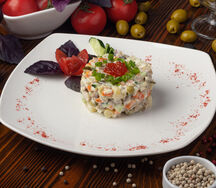 Салат Оливье с курицей