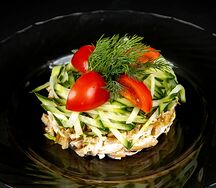 Салат Томаго с кальмаром