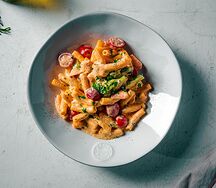Маккерони с лососем и сливочным соусом