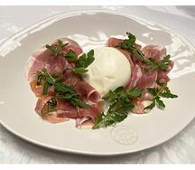 Моцарелла и пармская ветчина