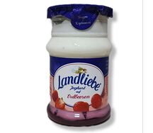 Йогурт Landliebe Клубничный