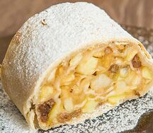 Штрудель с яблоком и орехами
