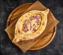 Хачапури по-аджарски с беконом