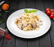 Феттуччине с курицей и грибами