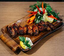 Крылья BBQ и фри и 2 соуса