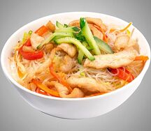 Вок с фунчозой и курицей