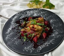 Блинчики с клубникой и маскарпоне