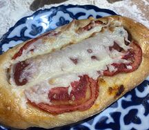 Сосиска с овощами и сыром