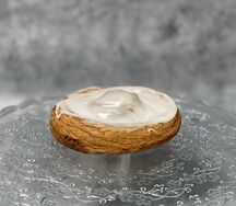 Улитка с корицей и сахарной помадкой