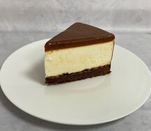 Пирожное Чизкейк сникерс