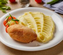 Свинина по-милански с картофельным пюре