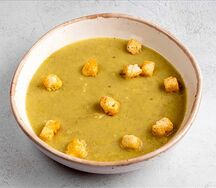 Крем-суп из чечевицы с беконом