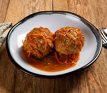 Ежики мясные с соусом