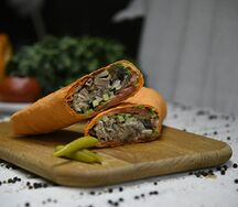 Донер с курицей в тандырном лаваше