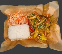 Рис с кисло-сладким соусом и курицей