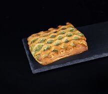Слойка с курицей и шпинатом