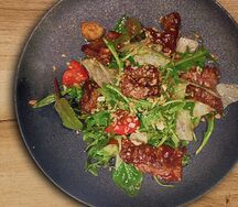 Тёплый салат BBQ