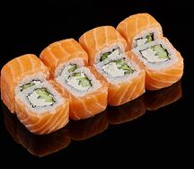 Роллы Филадельфия с огурцом