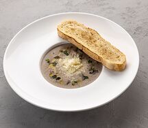 Грибной крем-суп с вешенками и пармезаном