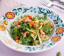 Салат с раковыми шейками