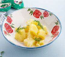 Отварной картофель с укропом