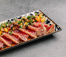 Татаки туна манго