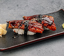 Суши нигири угорь