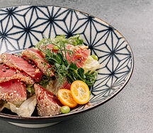 Татаки туна сарада