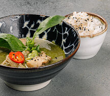 Зелёный карри с курицей