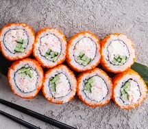 Ролл Калифорния со снежным крабом