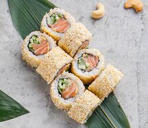 Острый ролл с лососем