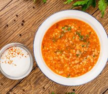 Густой чечевичный суп с мятой