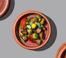 Жареный картофель с кинзой