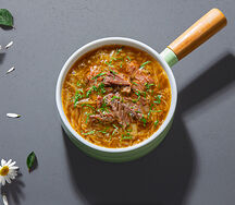 Кислые щи с томленой говядиной и копченой сметаной