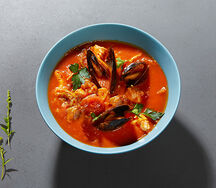 Французский томатный суп с морепродуктами