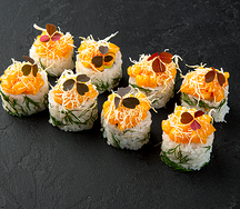 Ролл с тартаром из лосося том ям