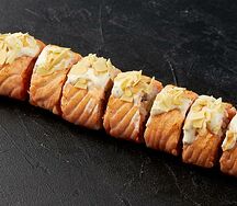 Ролл сливочный лосось с трюфельной пастой