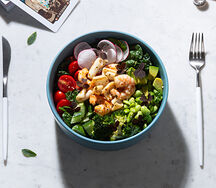 Боул с креветками, кальмаром и киноа