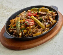 Горячая сковорода со свининой