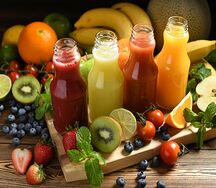 Свежевыжатый яблочный сок