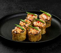 Шримп ролл со спайси соусом