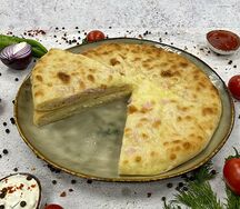 Пирог с сыром и ветчиной
