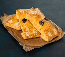 Рулет с курицей, помидором и сыром