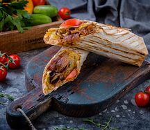 Мегашаурма из курицы в лаваше