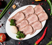 Язык говяжий отварной с хреном и зеленью