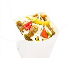 Говядина с лапшой и овощами