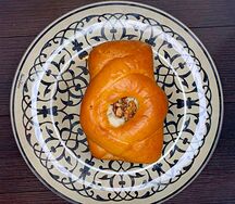 Булочка с творогом и грецким орехом
