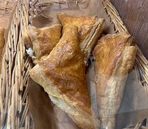 Слоеное хачапури с сыром