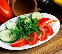 Ассорти из свежих овощей